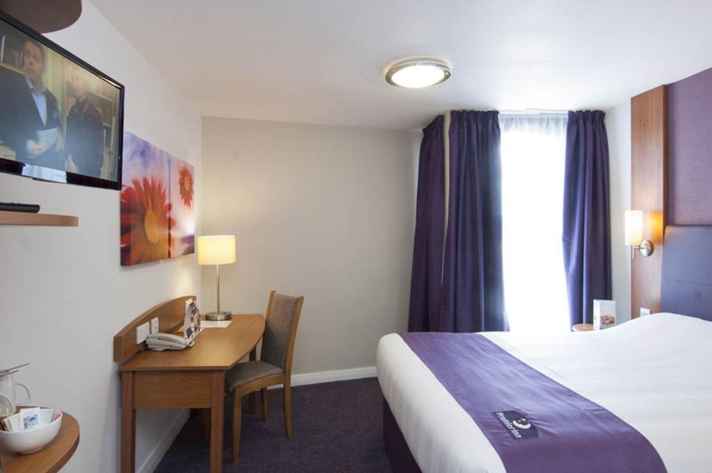 Premier Inn 톤브리지 객실 사진